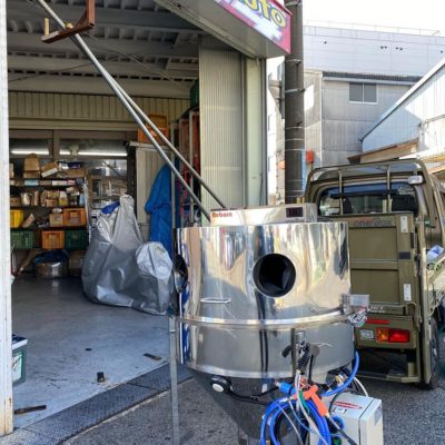 1月23日 兵庫県尼崎市のCBX専門店のNGUオート様に当社オリジナルウェットブラストマシンRebornをお買い上げ頂きまして納品に伺いました。