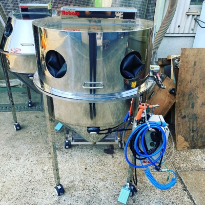 2020年10月14日福岡県南相馬市の株式会社シマ商会様に当社オリジナルウェットブラストマシンRebornストレートスペシャルをお買い求め頂きました