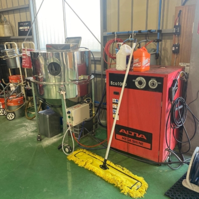 埼玉県三郷市のスカイラインGTR専門店のプロストックレーシング様が工場引越しされたのでご挨拶に伺いました