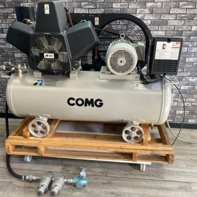 中圧力二段圧縮の圧力スイッチ式のアネスト岩田のコンプレッサーが入荷しました