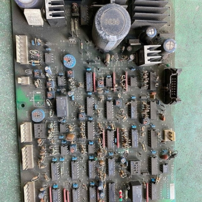 汚い溶接機の基盤をドライアイスブラストしてみました