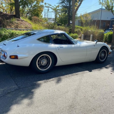 お客様のトヨタ2000GTを拝見させていただきました