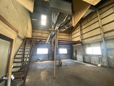 隣の22坪の工場をみんなのビックリする美しい環境の工場に仕上げます