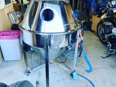 愛知県豊橋市のアートライフサポート様にRebornスラントとアネストイワタ3馬力レシプロコンプレッサーTLP22EF-10を納品設置