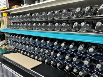 ｢Reborn｣に取り付けるワイパーモーターのストック